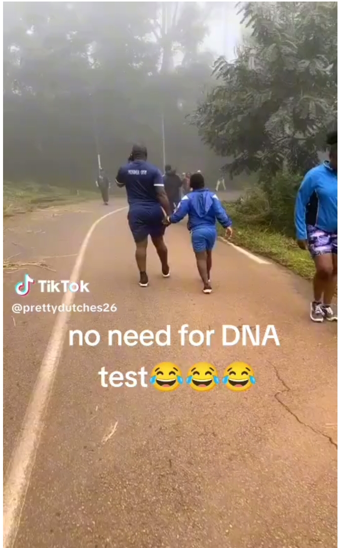 “We No Need DNA test Again” – Father and daughter’s similar manner of walking trends online
